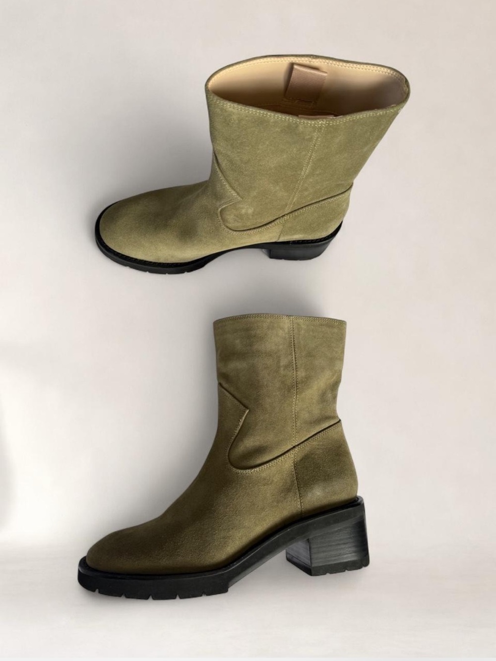Stuart Weitzman Boulevard Khaki suede ankle boot sz 7.5 — Fall boots 🍂